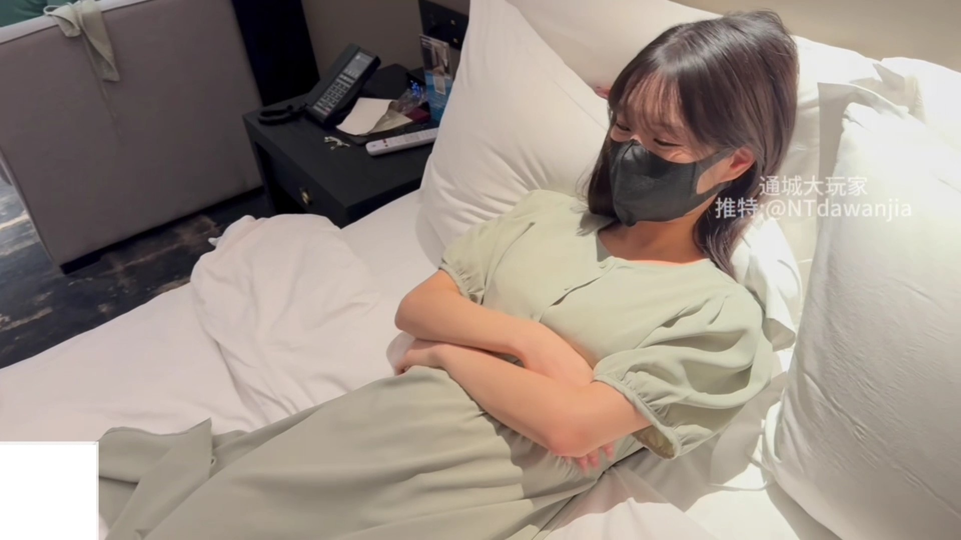 真人小姐姐-被姐姐踩脸的感觉真不错-绝对领域